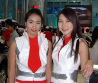 Car show girls 1