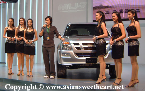 Isuzu car show girls