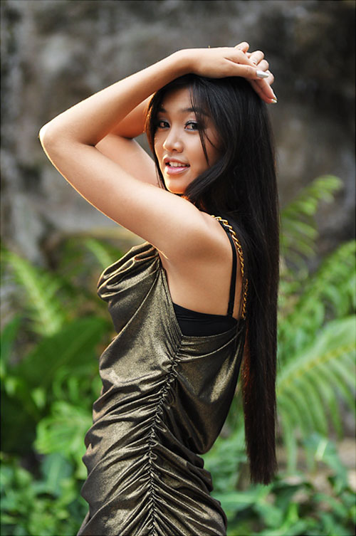 Pretty Thai model at Baan Kampoo