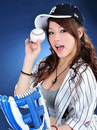 Nong Connie the busty baseball player