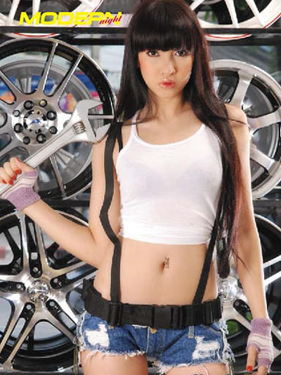 Hot Thai girl at auto repair shop