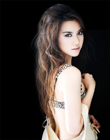 Ming Chalisa Thai model Mix magazine