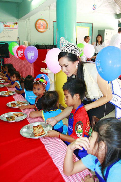 Miss Thailand World diamond tiara